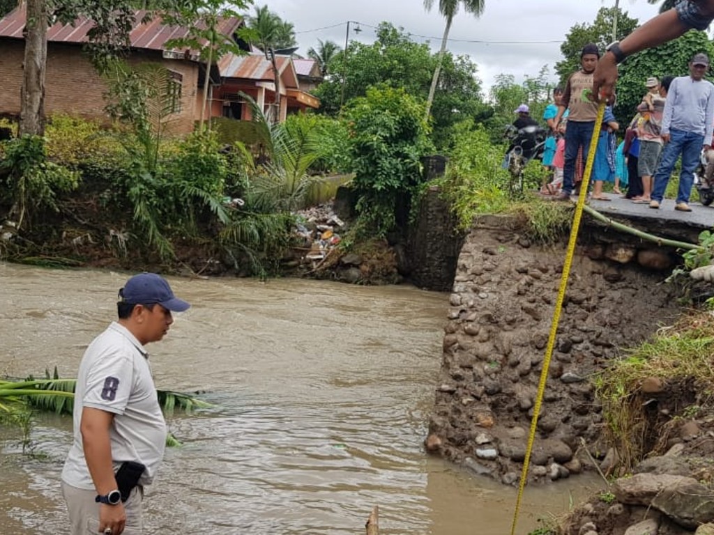 Pemulihan Ekonomi, Pemkab Bangun Jembatan Darurat Pasca